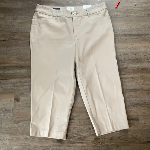 NEW St John’s Bay Secretly Slender Classic Fit Crop Pants Size 12 - Picture 1 of 6